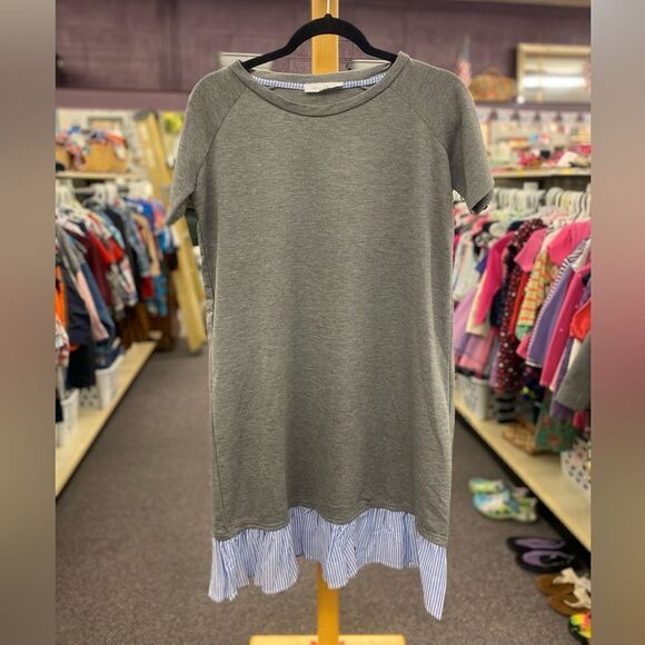 Karen Heart LAdies med Gray Dress w/ Striped Ruffle BOttom NEW - Picture 1 of 5